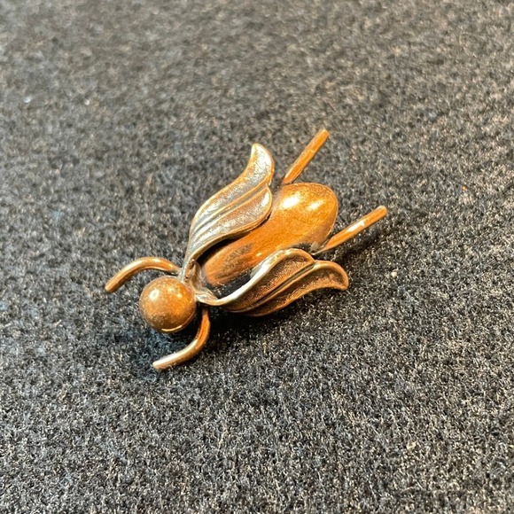Vintage Copper Tone Bug Pin Brooch Insect Figural Pinback Lapel Pin Jewelry 1.5" - Picture 1 of 7